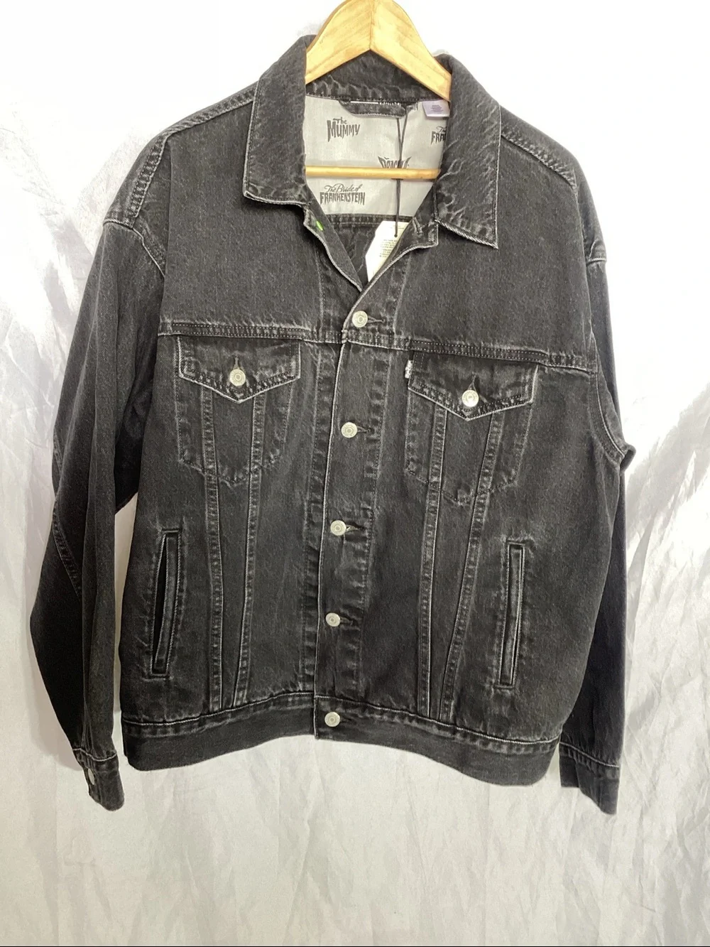 Levi’s Frankenstein Denim Jacket Universal Monsters Men Size L Black New